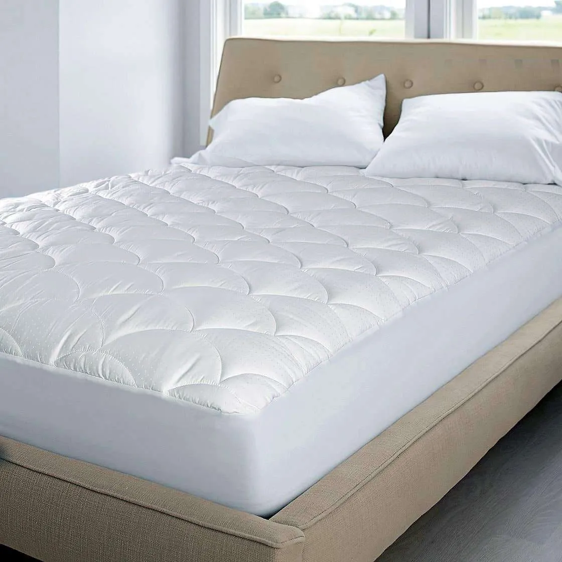 350 Thread Count Damask Dot Mattress Pad