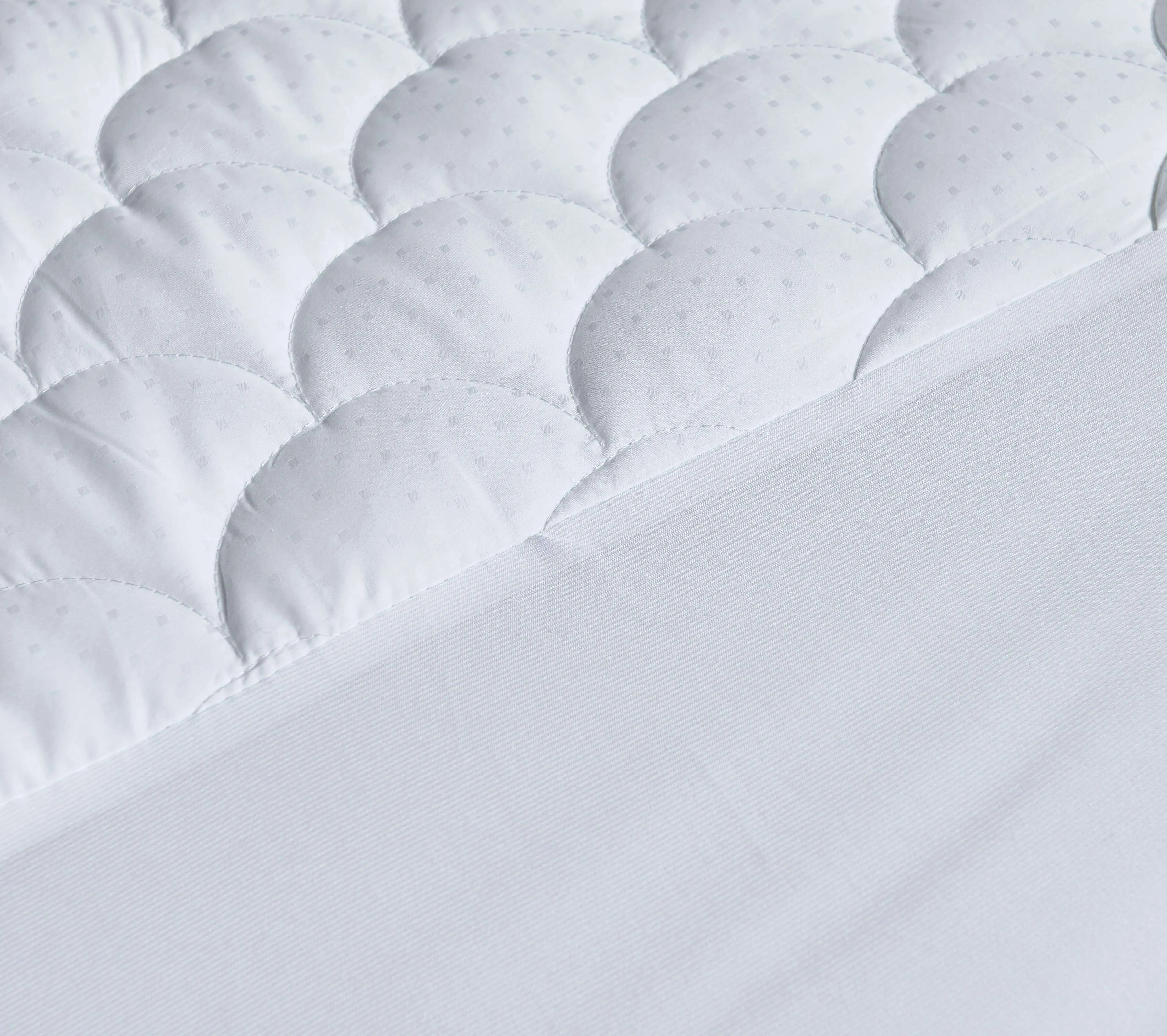 350 Thread Count Damask Dot Mattress Pad