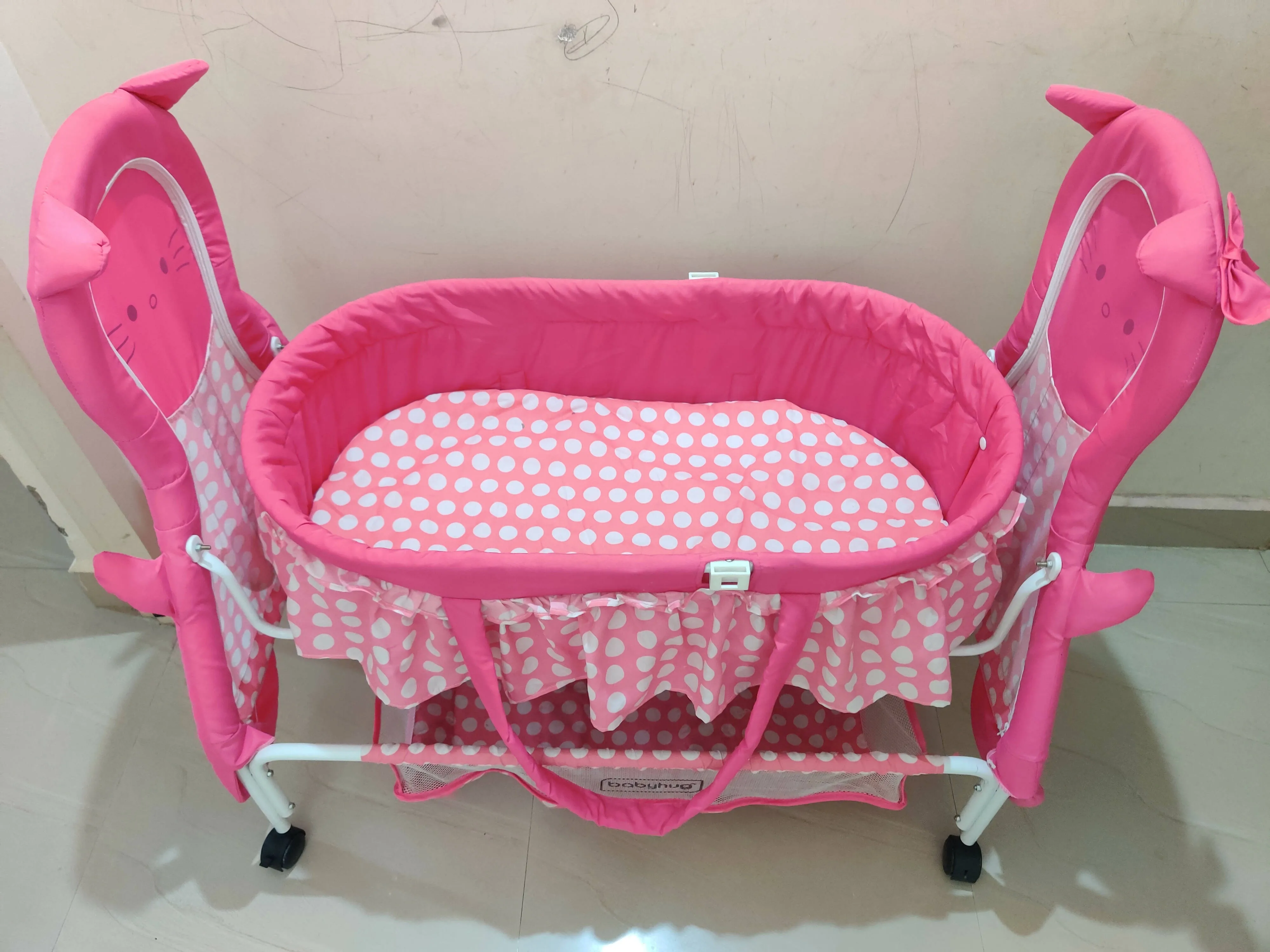 BABYHUG Baby cradle