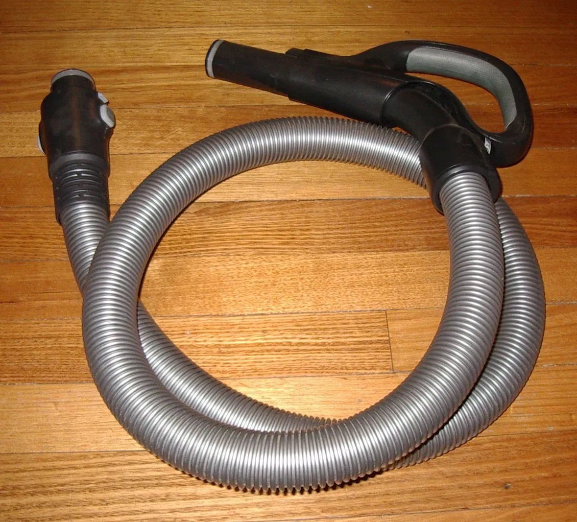 Electrolux UltraOne Z90, Z8871P Complete Active Hose Part # 2193947328