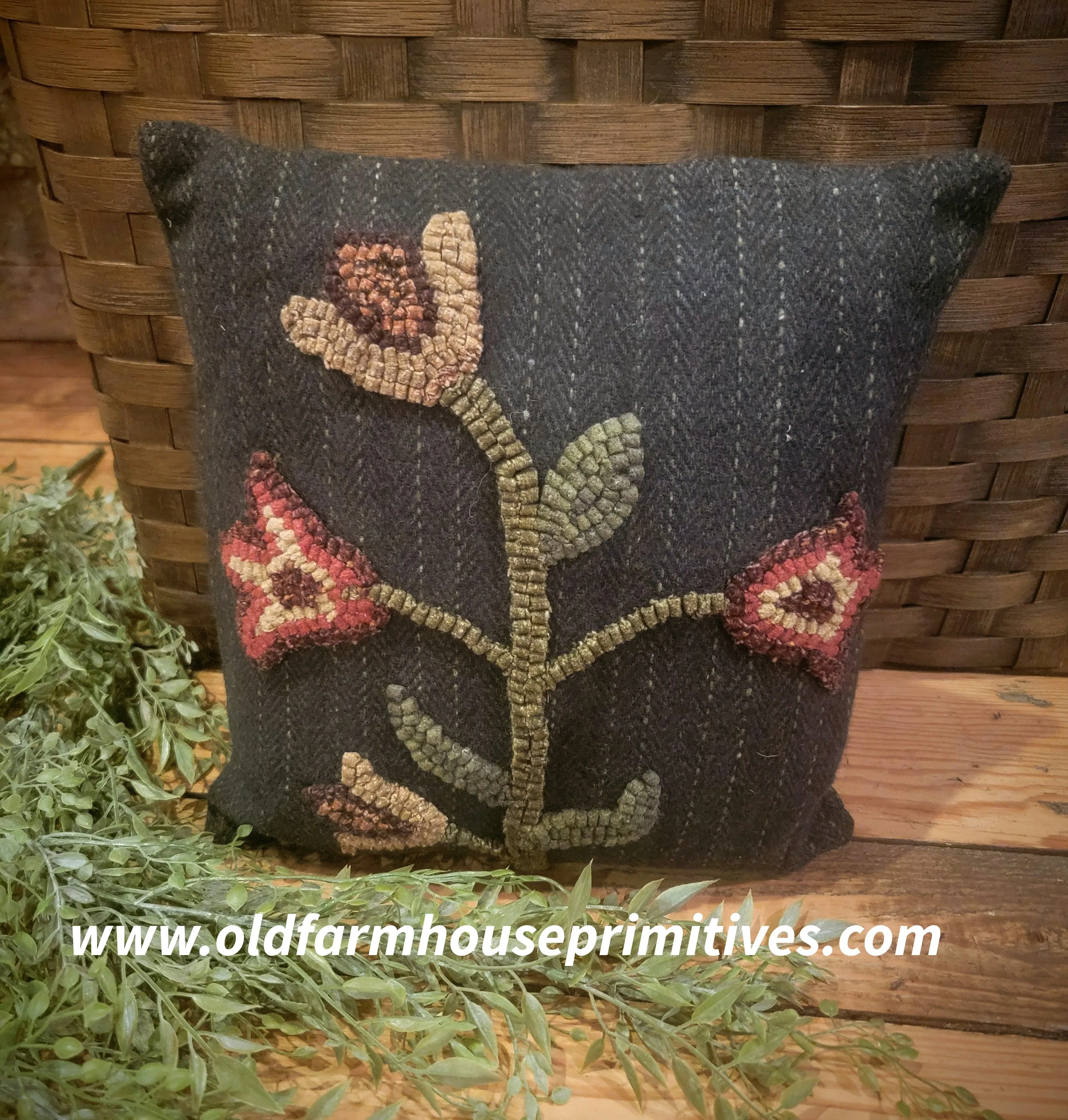 #HSD211835 Primitive "Tulips" Wool Pillow