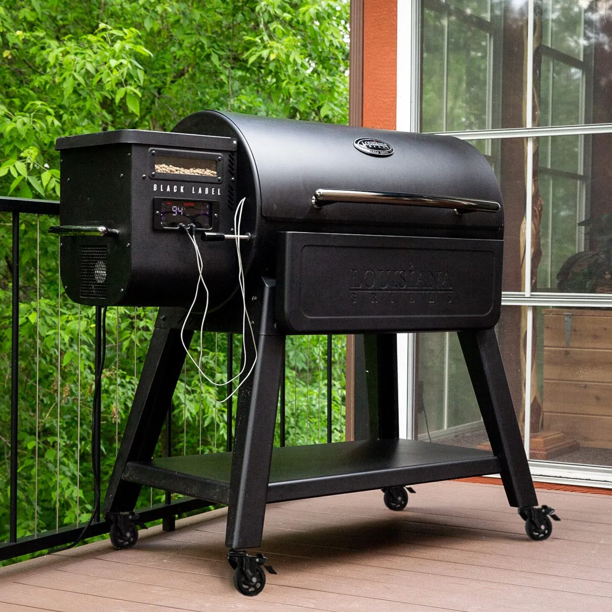 Louisiana Grills Black Label 1000 Pellet Grill & Smoker w/ WIFI Control