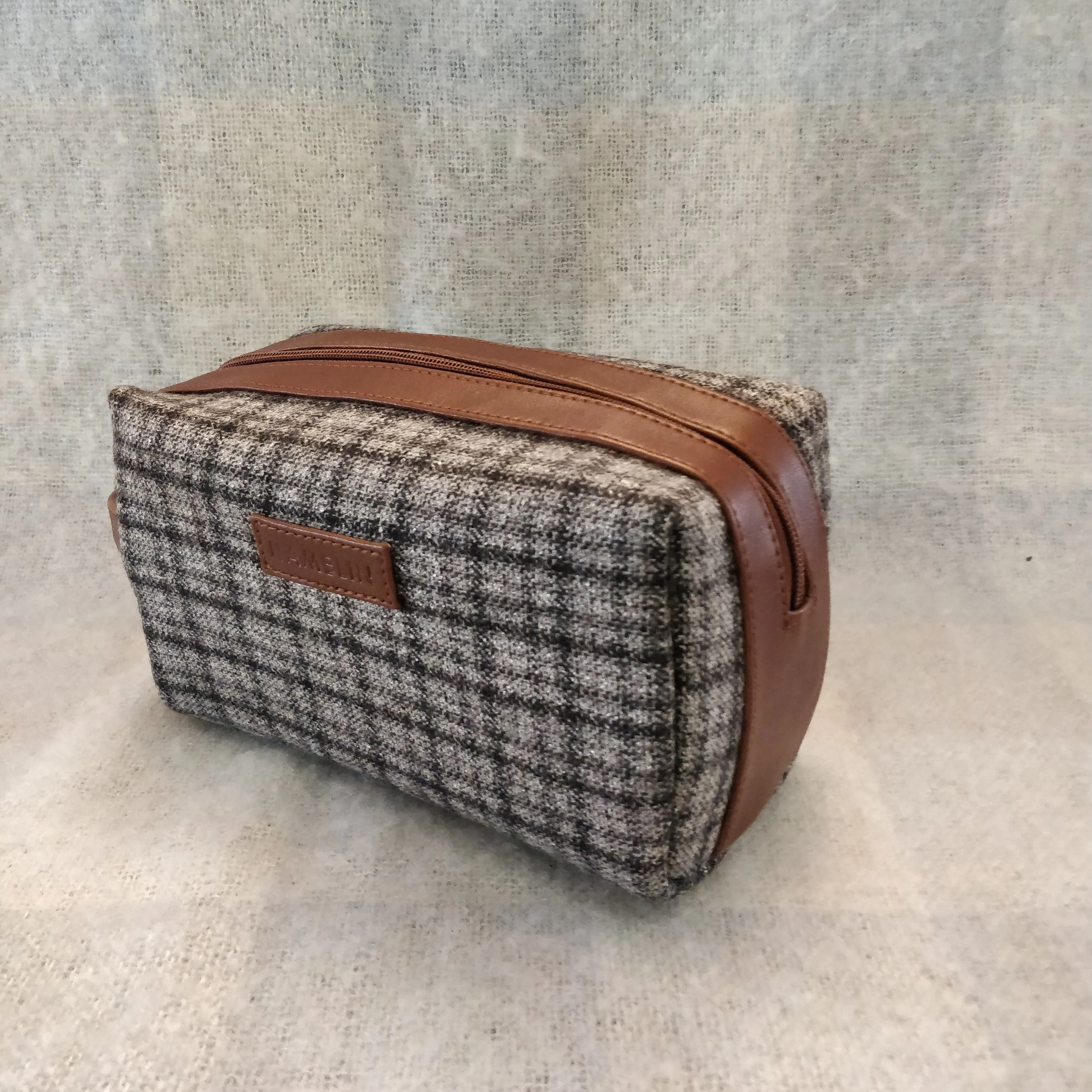 Tweed DOPP Kit for Men (Anchor Check Twill)