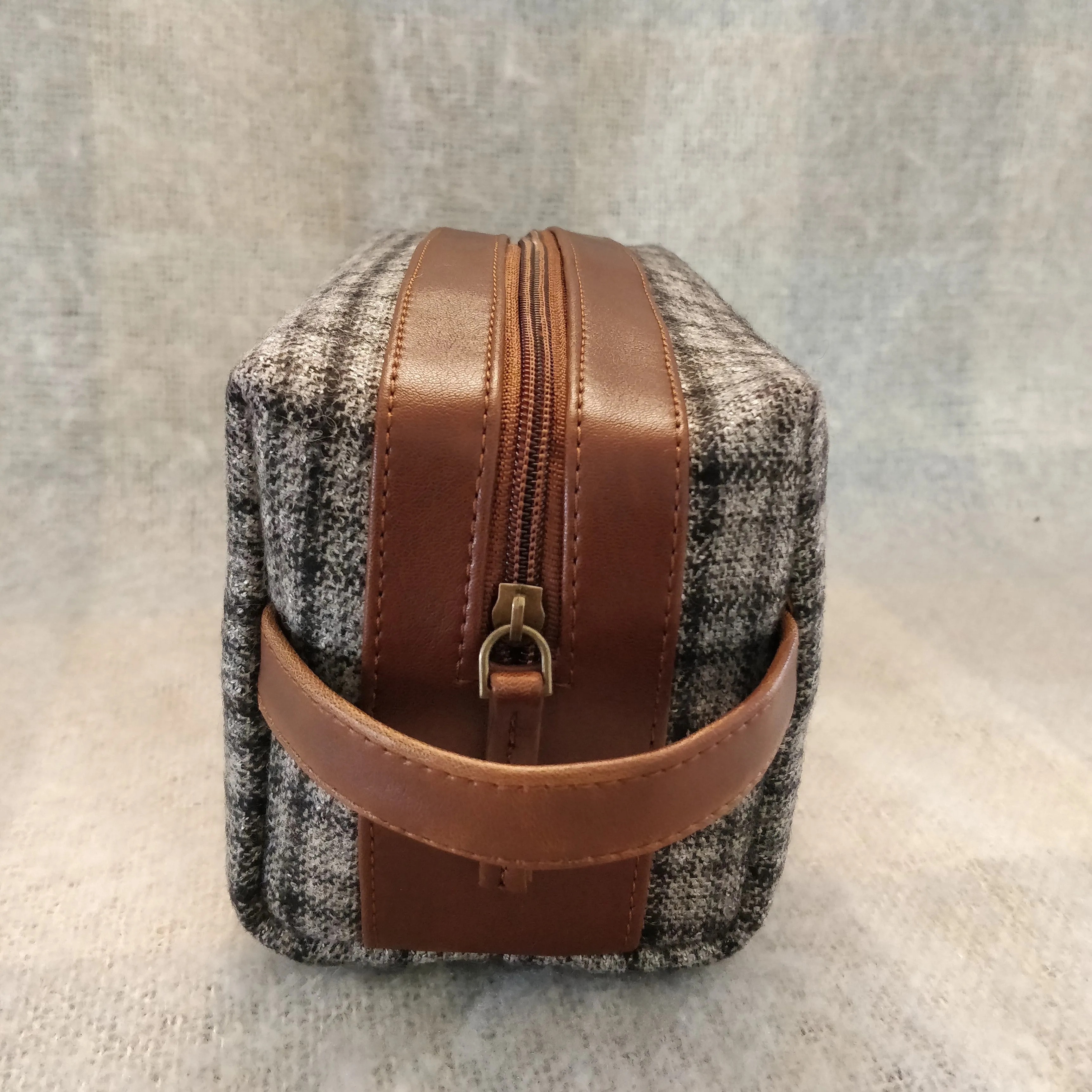 Tweed DOPP Kit for Men (Anchor Check Twill)