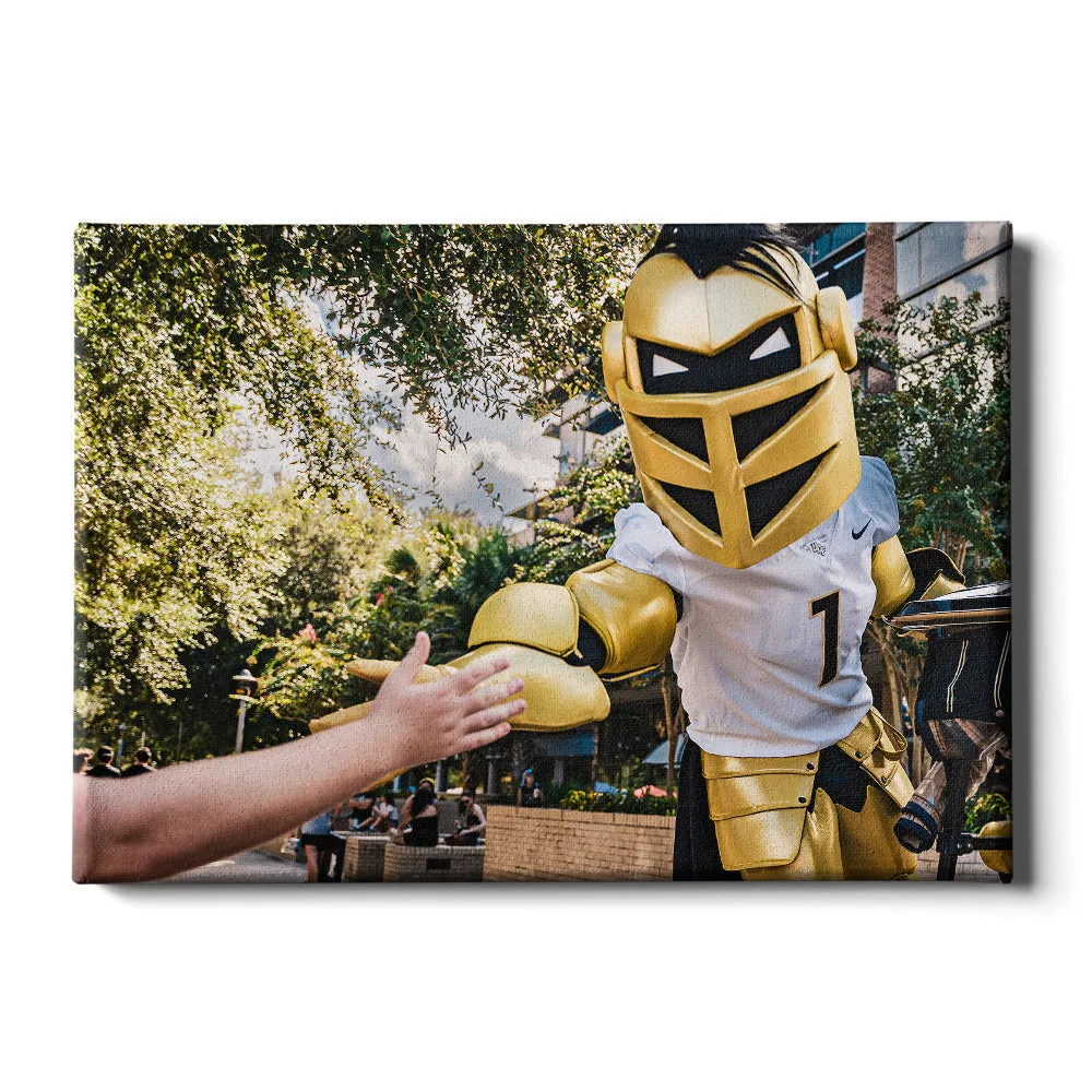 UCF Knights - Knightro Fan