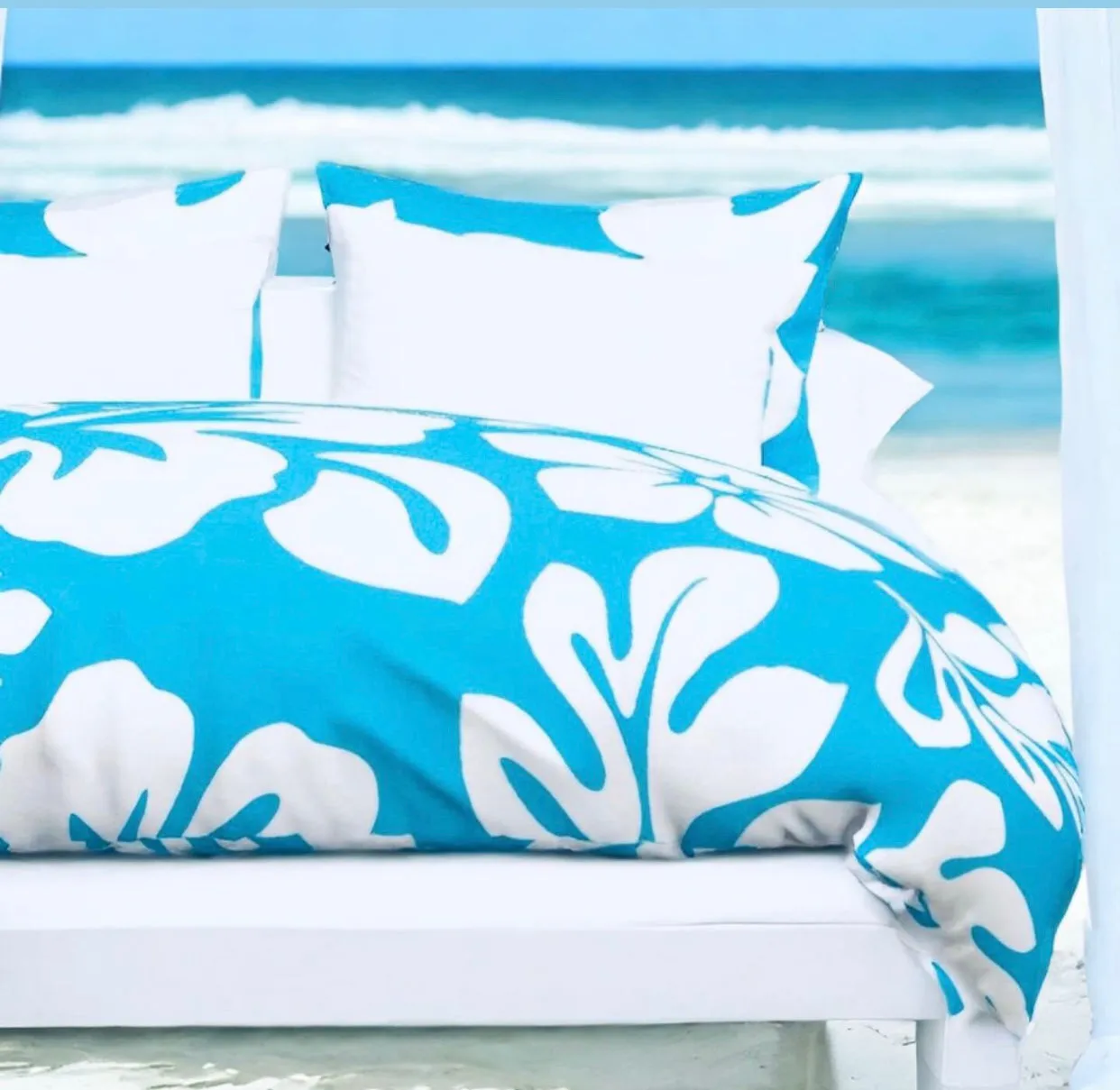 White Hawaiian Hibiscus Flowers on Aqua Blue Duvet Cover -Large Scale