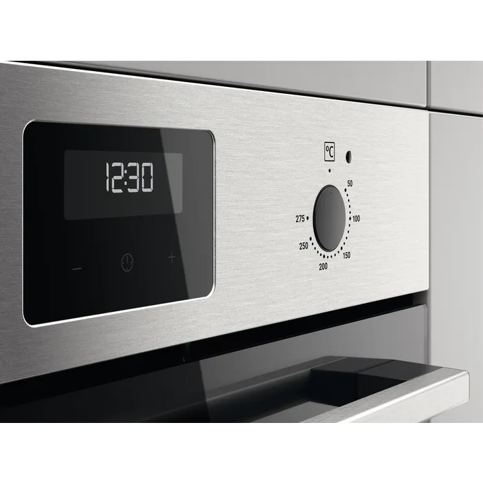 Zanussi 60cm Built-In Single Oven | ZOHNX3X1